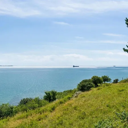 Uschi - 86m From The Sea By Interhome