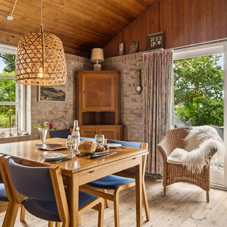 Uschi - 86m From The Sea By Interhome Дом отдыха