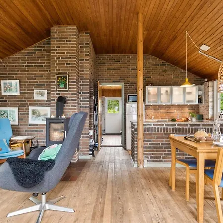 Uschi - 86m From The Sea By Interhome Дом отдыха